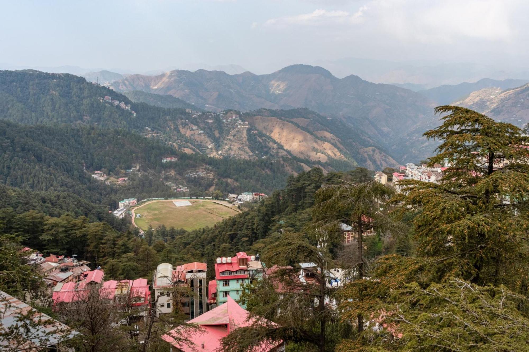 Treebo Varuna With Mountain View Shimla Exterior photo