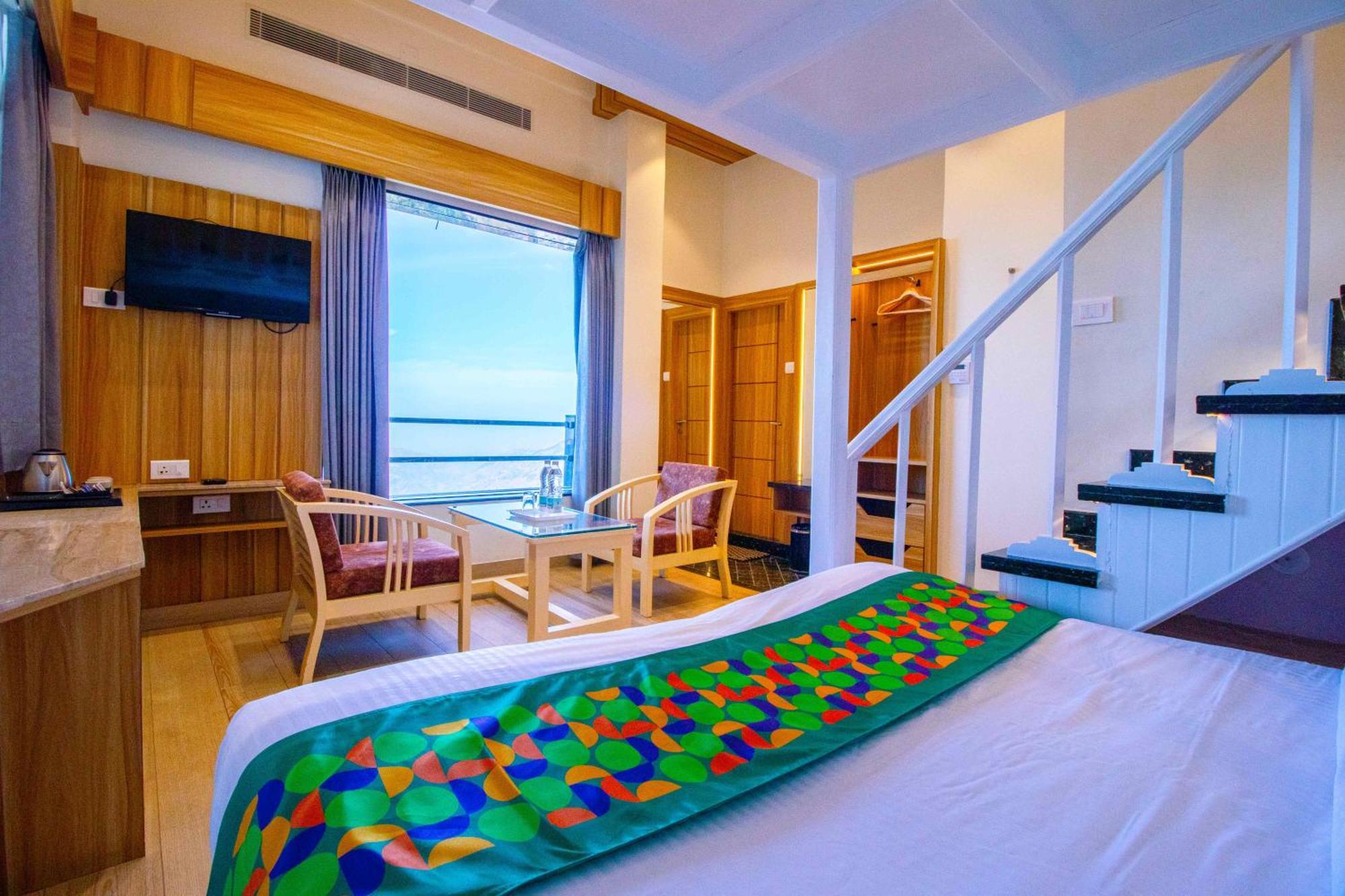 Treebo Varuna With Mountain View Shimla Exterior photo