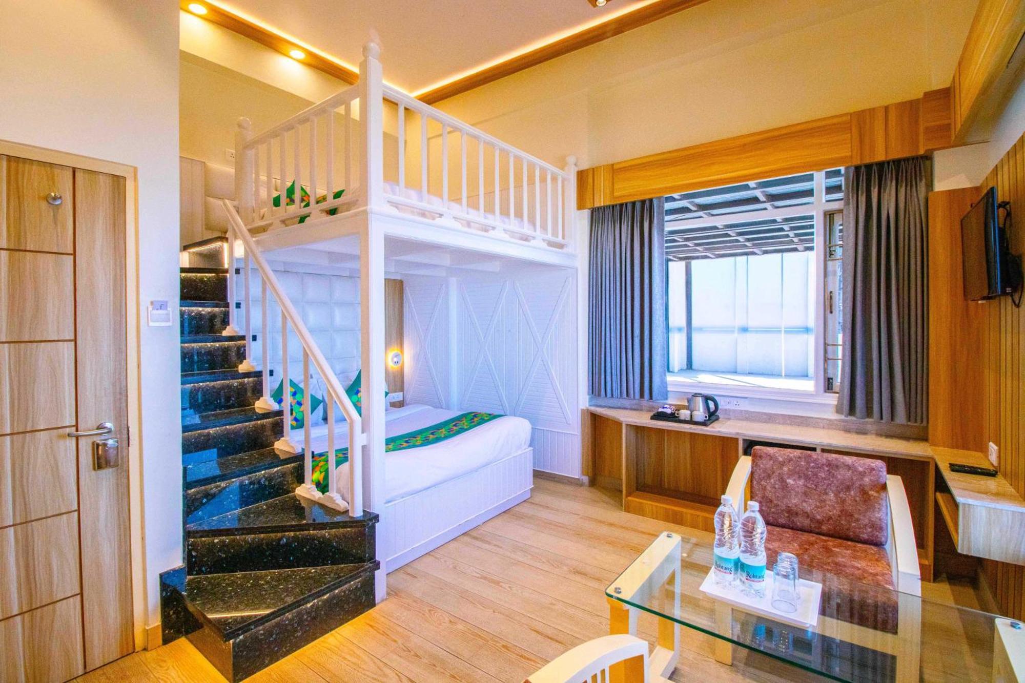 Treebo Varuna With Mountain View Shimla Exterior photo