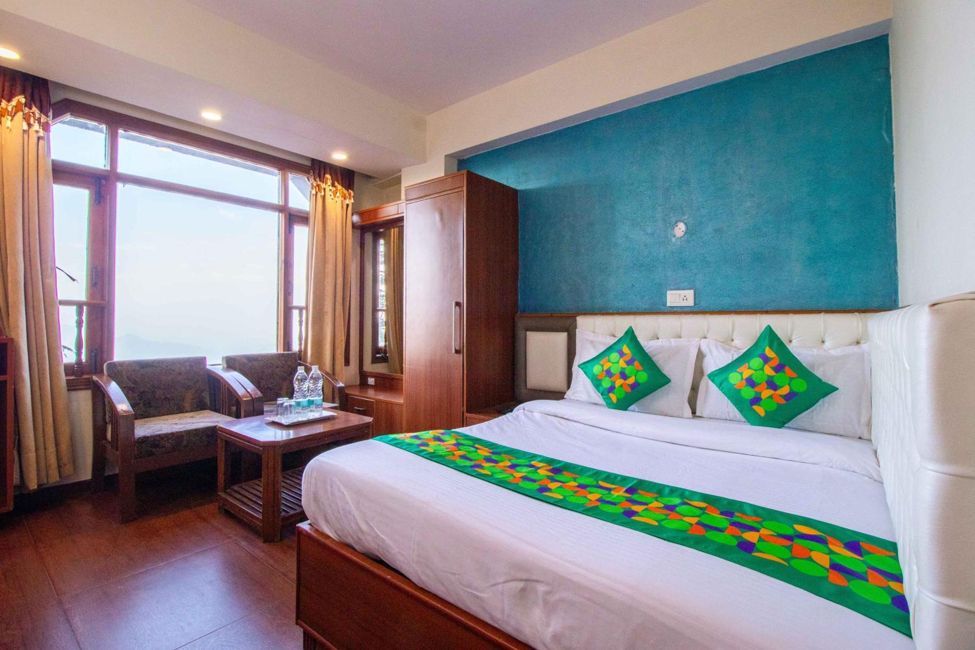 Treebo Varuna With Mountain View Shimla Exterior photo