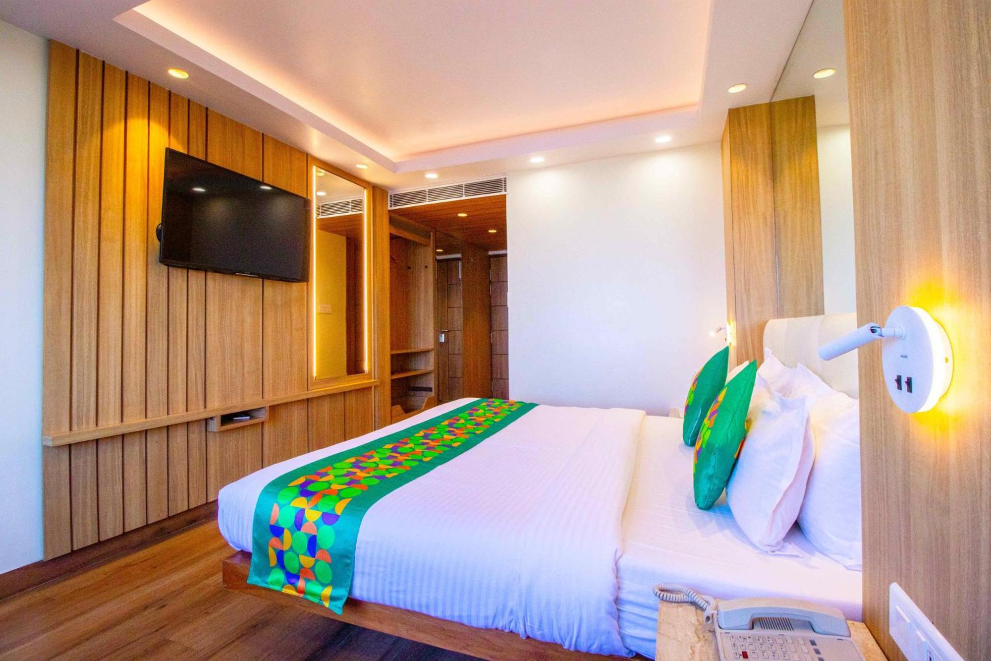Treebo Varuna With Mountain View Shimla Exterior photo