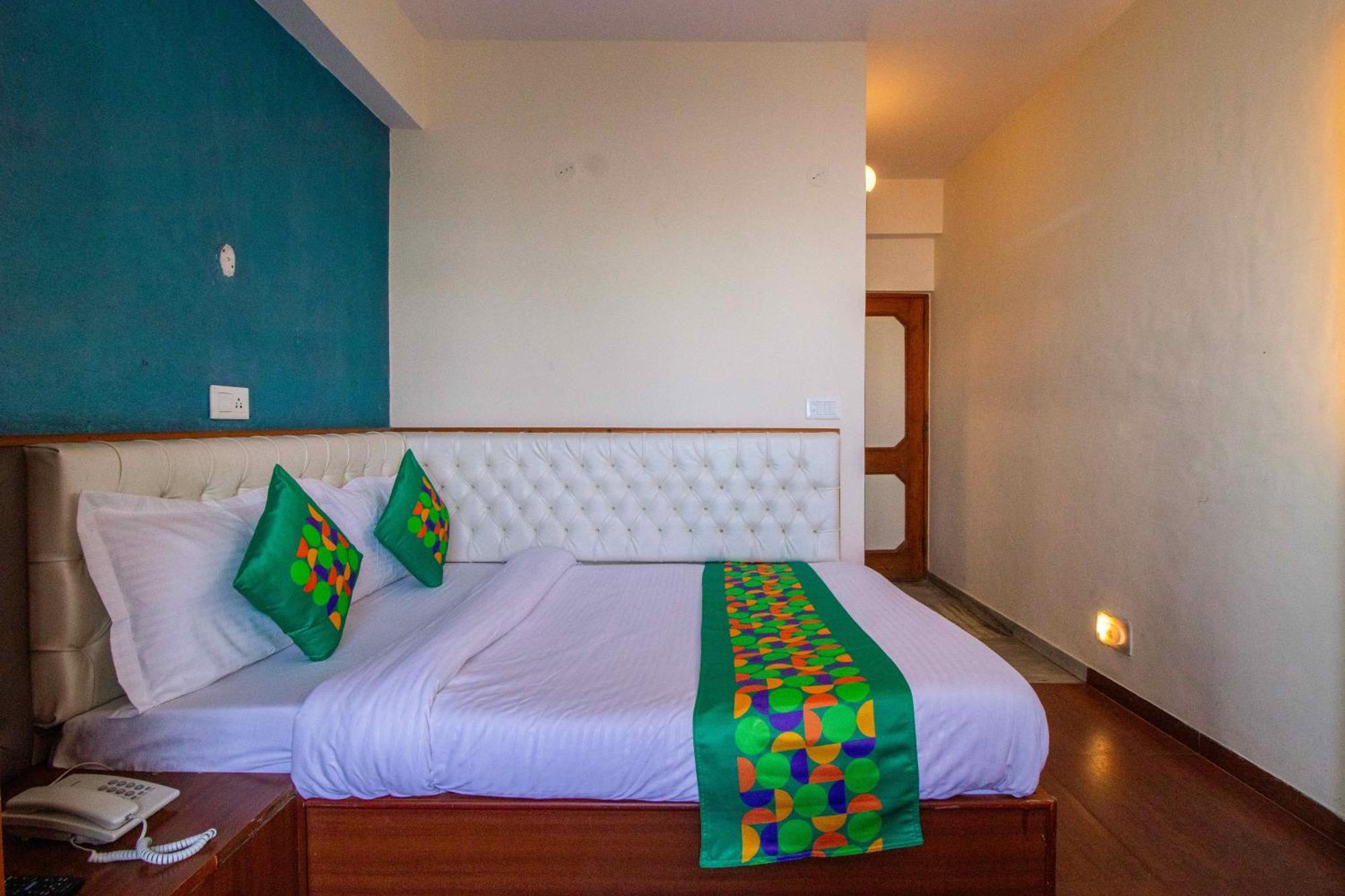 Treebo Varuna With Mountain View Shimla Exterior photo